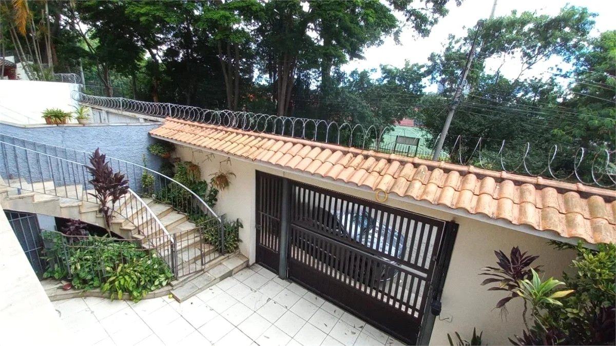 Casa à venda com 3 quartos, sendo 1 suíte, em Jardim Colombo, São Paulo, SP