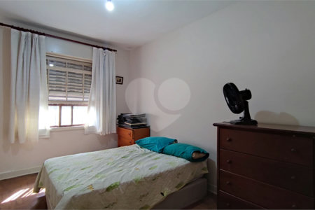 Sobrado à venda com 3 quartos, sendo 1 suíte,  em Chácara Santo Antônio, São Paulo, SP