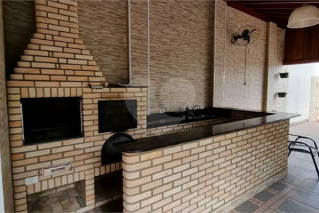 Casa à venda com 3 quartos, sendo 1 suíte, no condomínio Chácaras do Lago, Vinhedo - SP