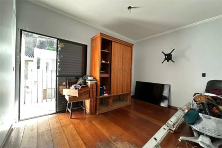 Sobrado à venda com 4 quartos, sendo 2 suítes,  em Vila Ipojuca, São Paulo, SP