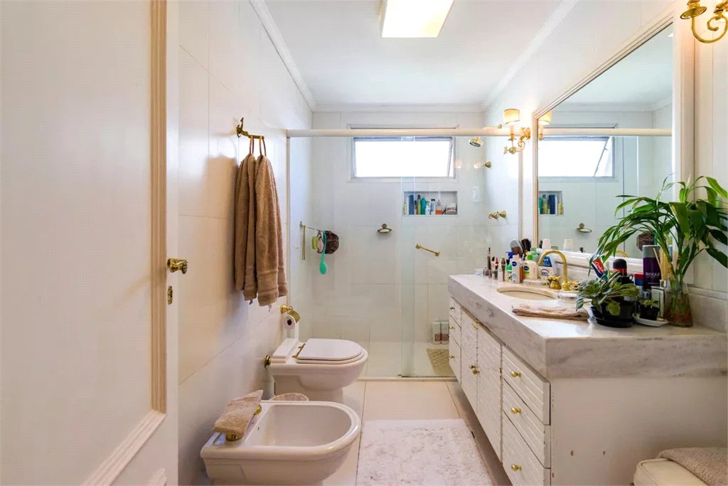 Apartamento à venda com 4 quartos, sendo 2 suítes, em Real Parque, São Paulo, SP