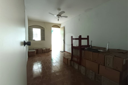 Casa à venda com 4 quartos, sendo 1 suíte, em Vila Leão, Sorocaba, SP