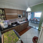 Casa Térrea com 3 dormitórios, sendo 1 suíte.