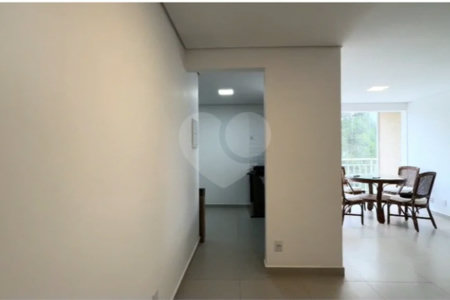 Cobertura Triplex com Mobilia parcial em Itapetinga Atibaia