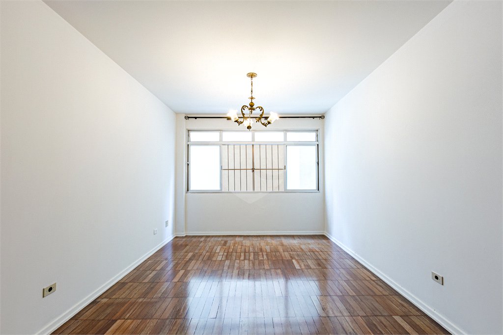 Apartamento à venda com 3 quartos, sendo 1 suíte, em Cerqueira César, São Paulo, SP
