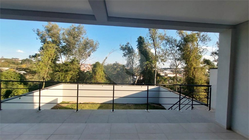Casa à venda com 3 quartos, sendo 2 suítes, no condomínio Reserva dos Jatobás, Louveira - SP
