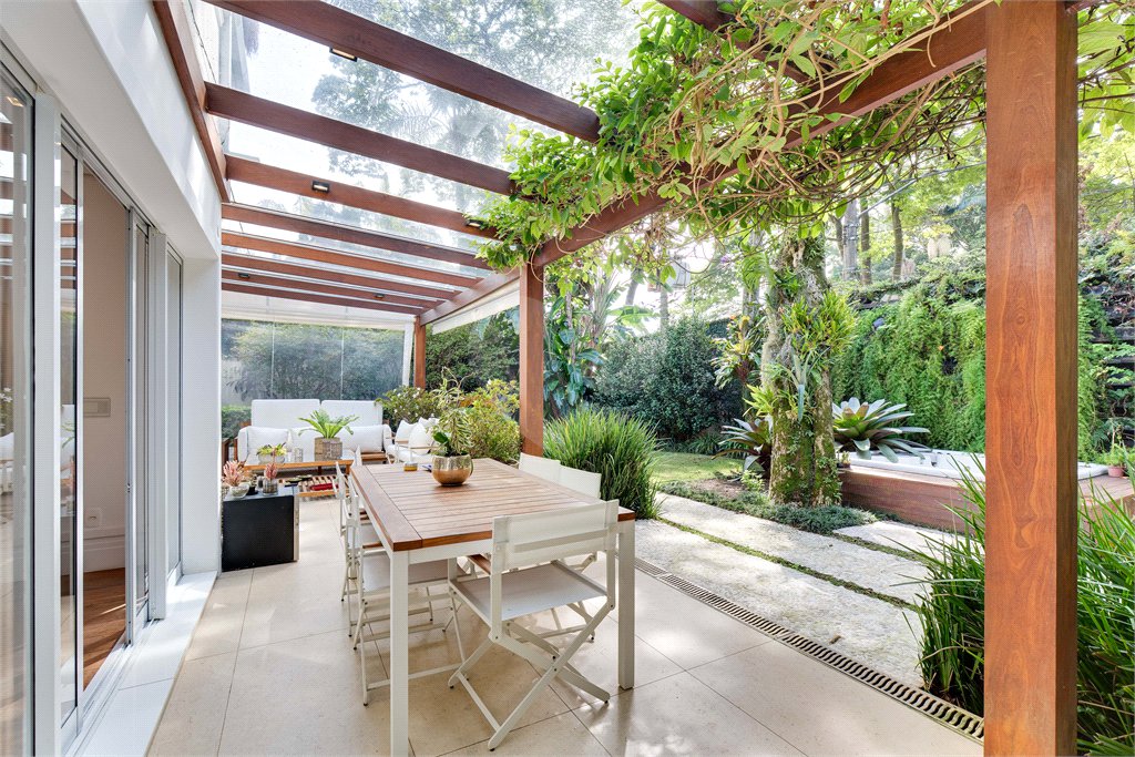 Casa à venda com 3 suítes no condomínio Parc Vignoble, São Paulo - SP
