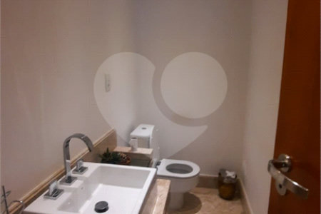 Casa à venda com 3 quartos, sendo 2 suítes,  em Vila Galvão, Guarulhos, SP