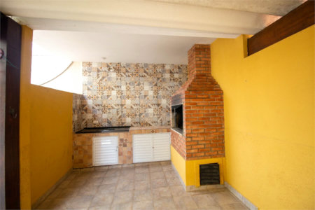 Casa à venda ou para alugar com 4 quartos, sendo 1 suíte, no Centro, São Roque, SP