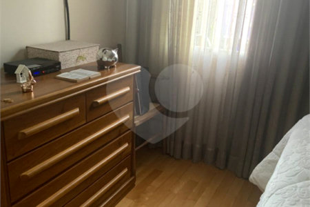 Casa à venda com 3 quartos, sendo 1 suíte, no condomínio Traituba, São Paulo - SP