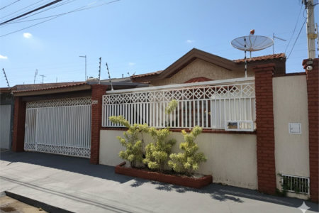 Casa à venda com 3 quartos, sendo 1 suíte,  em Jardim Shangri-lá, Itapetininga, SP