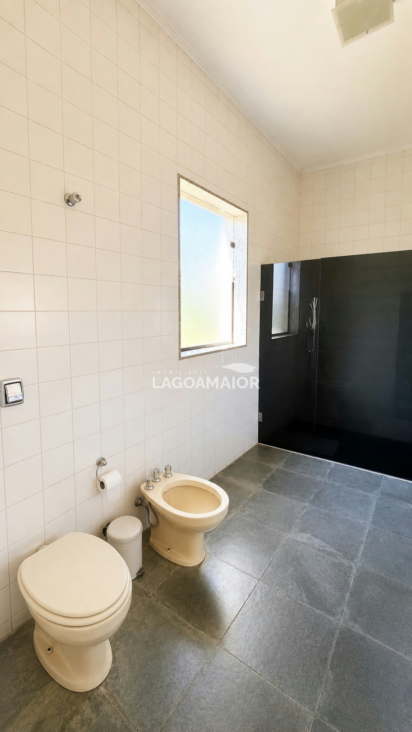 Casa à venda com 6 quartos, sendo 3 suítes,  em Santos Dumont, Três Lagoas, MS