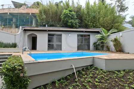 Casa à venda com 4 quartos, sendo 2 suítes,  em Jardim Marajoara, São Paulo, SP