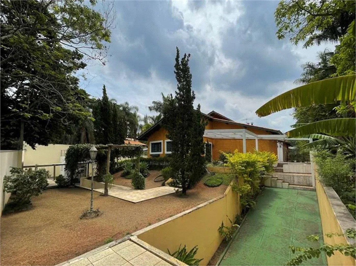Casa à venda com 4 suítes no condomínio Miollo da Granja, Cotia - SP