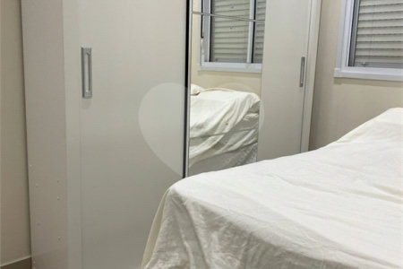 Apartamento à venda com 2 quartos em Parque Reboucas, São Paulo, SP