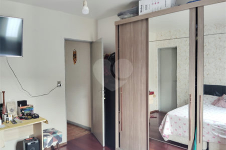 Sobrado à venda com 3 quartos, sendo 1 suíte, em Parque Fongaro, São Paulo, SP