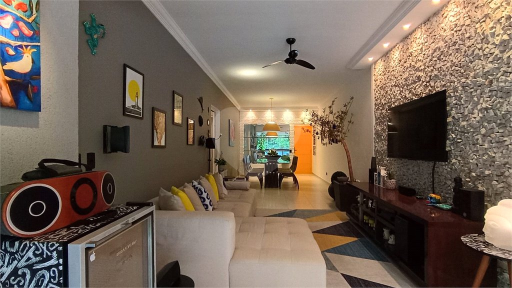 Apartamento à venda com 2 quartos, sendo 1 suíte, em Pitangueiras, Guarujá, SP