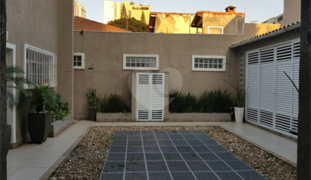 Casa à venda com 3 suítes em Campo Belo, São Paulo, SP