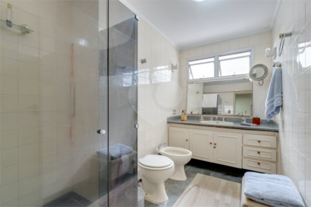 Apartamento à venda com 4 quartos, sendo 1 suíte,  em Chácara Santo Antônio, São Paulo, SP