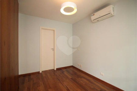 Casa à venda com 3 suítes no condomínio Brooklin Hills, São Paulo - SP