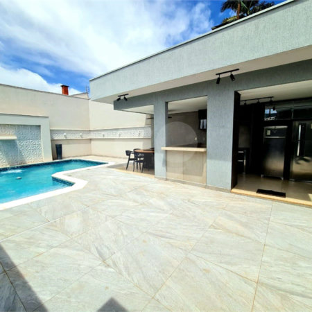 Casa à venda com 5 quartos, sendo 2 suítes, em Jardim das Roseiras, Araraquara, SP