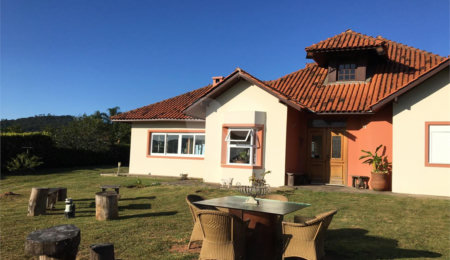 Casa à venda com 3 suítes no condomínio Suíça da Cantareira, Mairiporã - SP