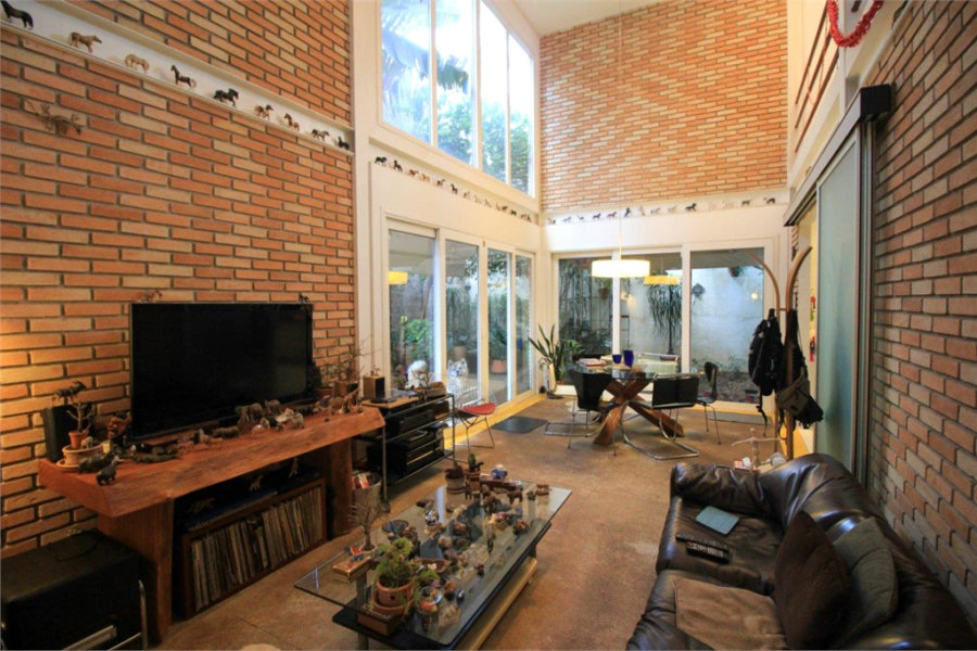 Casa à venda ou para alugar com 5 quartos, sendo 3 suítes,  em Vila Madalena, São Paulo, SP