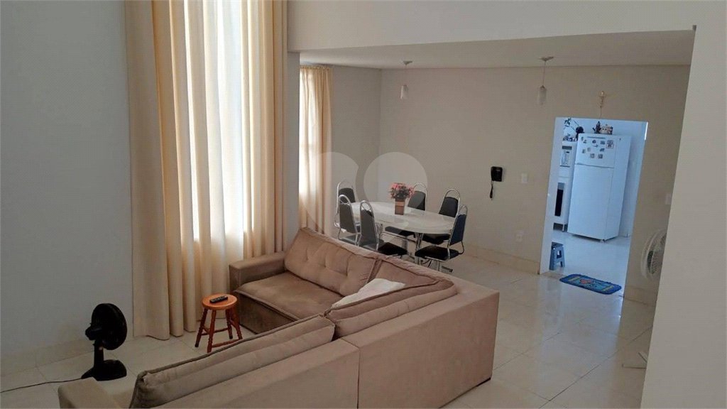 Casa à venda com 3 quartos, sendo 1 suíte, em Residencial Central Parque, Salto, SP
