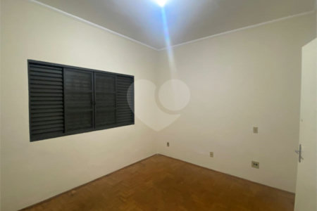 Casa à venda com 3 quartos, sendo 1 suíte, no Centro, Araraquara, SP