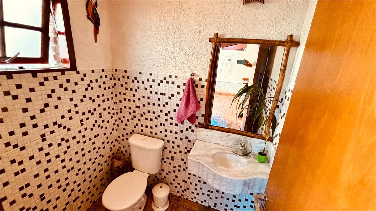 Sobrado à venda com 3 quartos, sendo 1 suíte, em Chácara Recanto Verde, Cotia, SP