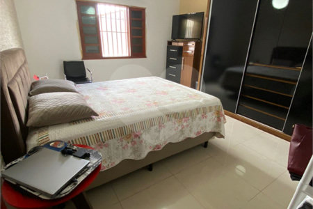 Sobrado à venda com 5 quartos em Jardim São Pedro, Mogi das Cruzes, SP