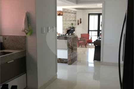 Apartamento à venda com 3 suítes em Vila Suzana, São Paulo, SP