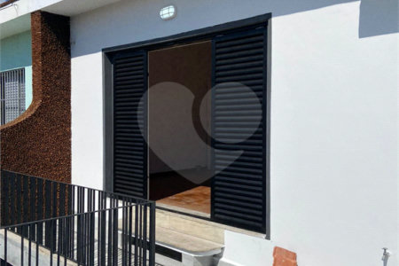 Sobrado à venda com 3 quartos, sendo 1 suíte,  em Jardim Itacolomi, São Paulo, SP