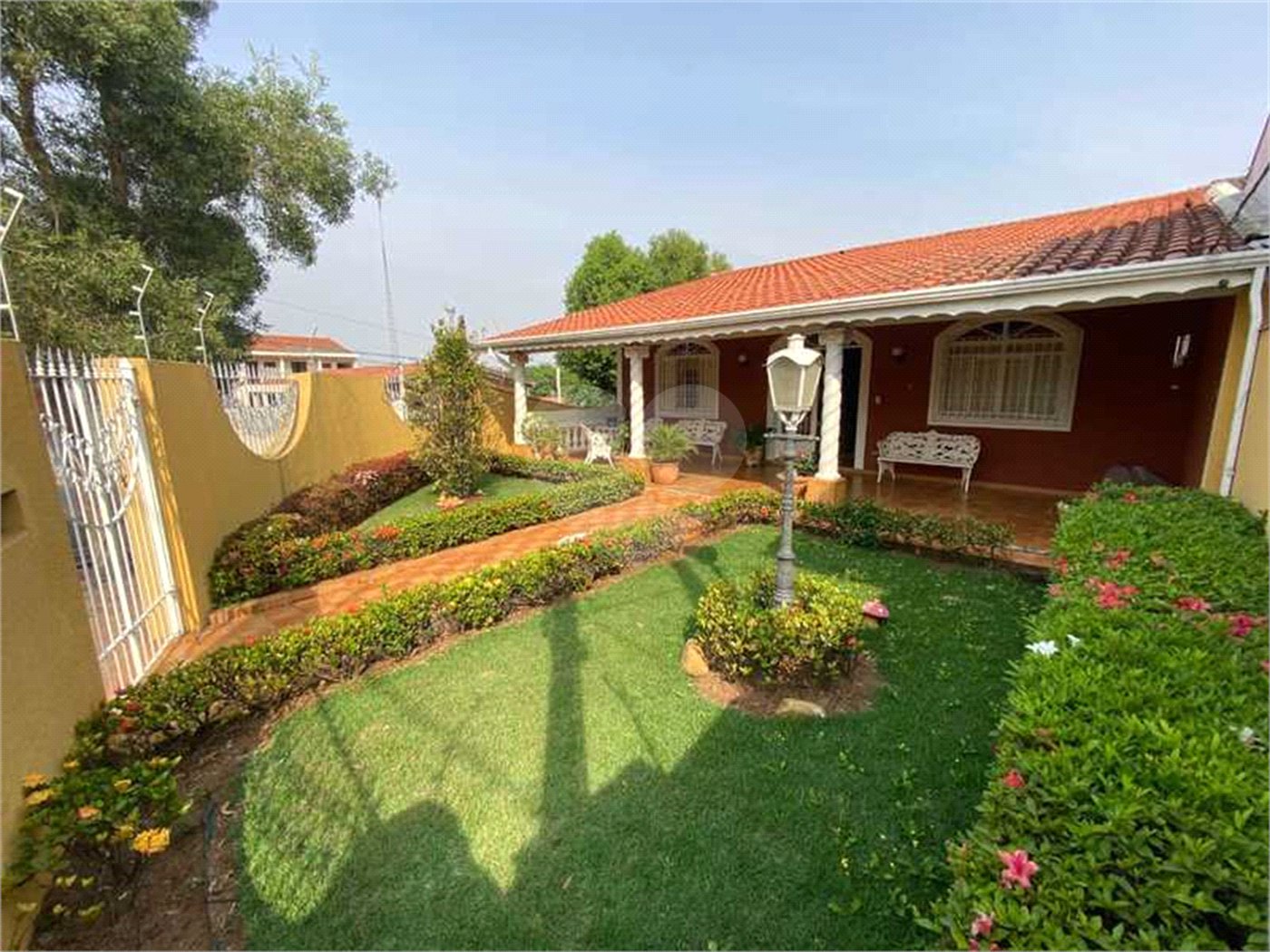 Casa à venda com 5 quartos, sendo 3 suítes, em Vila Almeida, Indaiatuba, SP