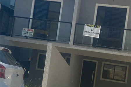 Casa à venda com 3 quartos, sendo 1 suíte, no condomínio Villa D'este, Cotia - SP