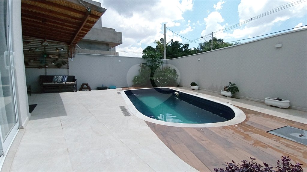 Casa à venda com 3 suítes no condomínio Vila do Sol, Valinhos - SP