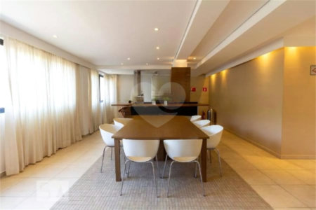 Apartamento à venda com 3 quartos, sendo 1 suíte,  em Cidade São Francisco, São Paulo, SP
