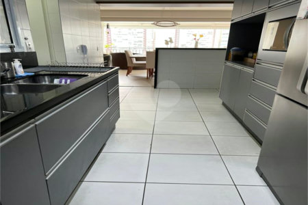 Apartamento à venda com 3 suítes em Jardim Caboré, São Paulo, SP