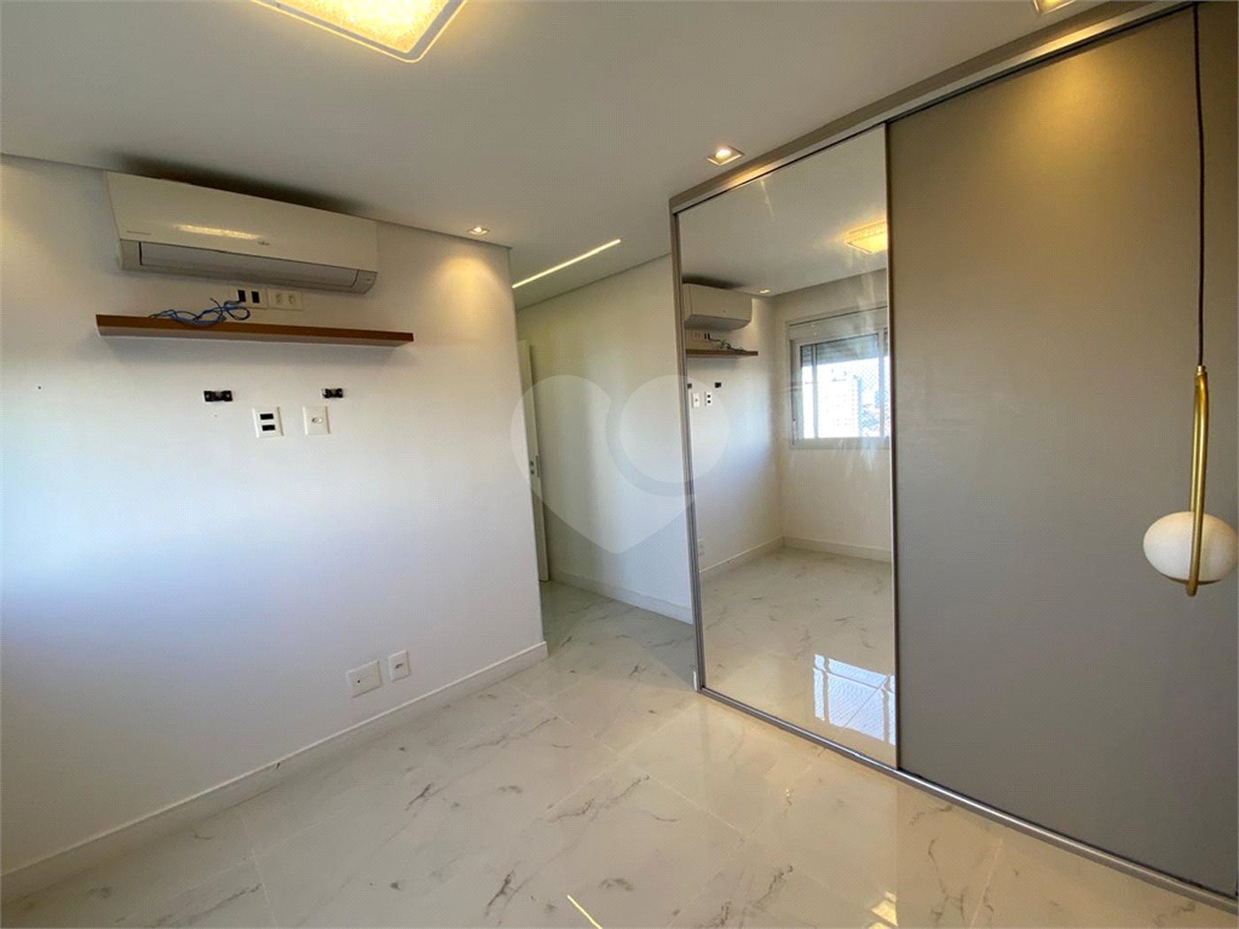 Apartamento à venda com 2 quartos, sendo 1 suíte,  em Jardim Caboré, São Paulo, SP