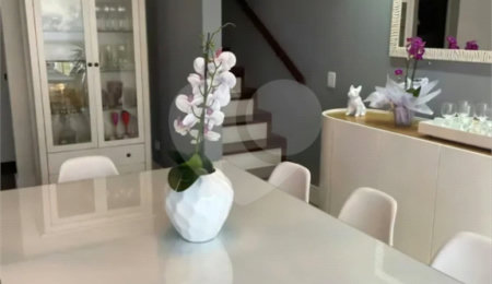 Casa à venda com 3 quartos, sendo 1 suíte,  no condomínio Villas de São Francisco I, São Paulo - SP