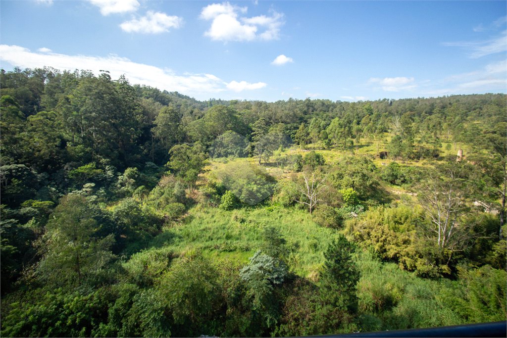 Apartamento para alugar com 2 quartos, sendo 1 suíte, em Chácaras Manão, Mairinque, SP