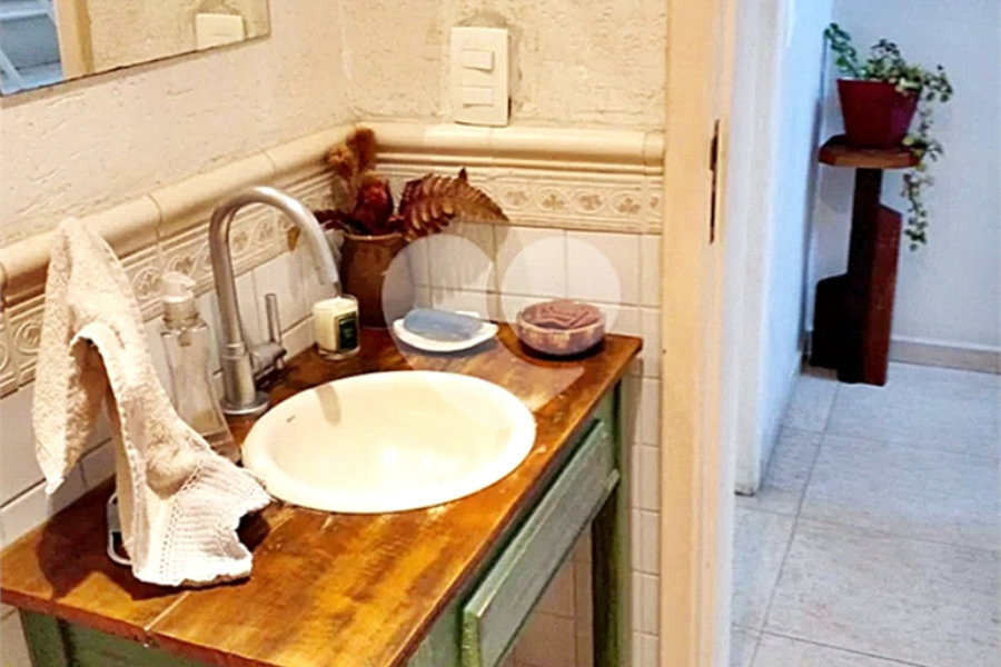 Sobrado à venda com 4 quartos, sendo 3 suítes, em Tremembé, São Paulo, SP