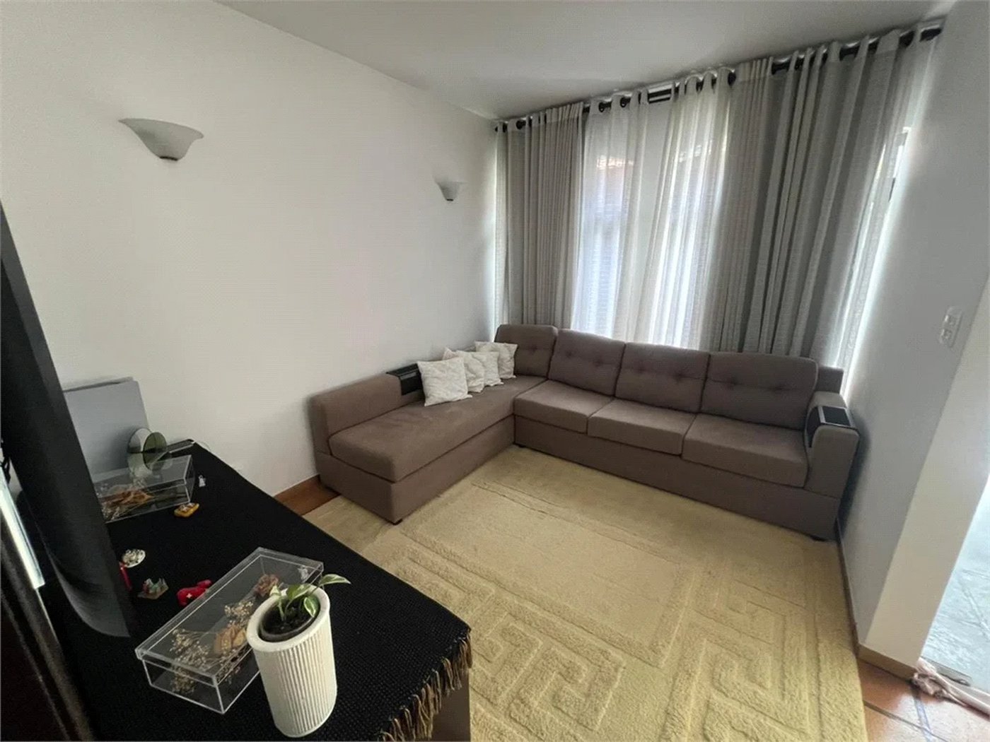 Casa à venda com 5 quartos, sendo 4 suítes, em Parque Maria Helena, São Paulo, SP