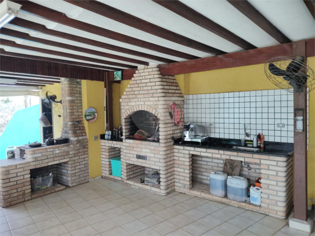 Casa à venda com 5 quartos, sendo 2 suítes,  no condomínio Cinco Lagos Portaria Ii, Mairiporã - SP