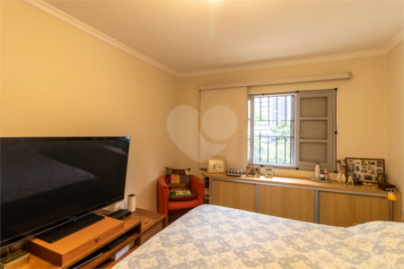 Casa à venda com 3 quartos, sendo 1 suíte,  em Parque Colonial, São Paulo, SP