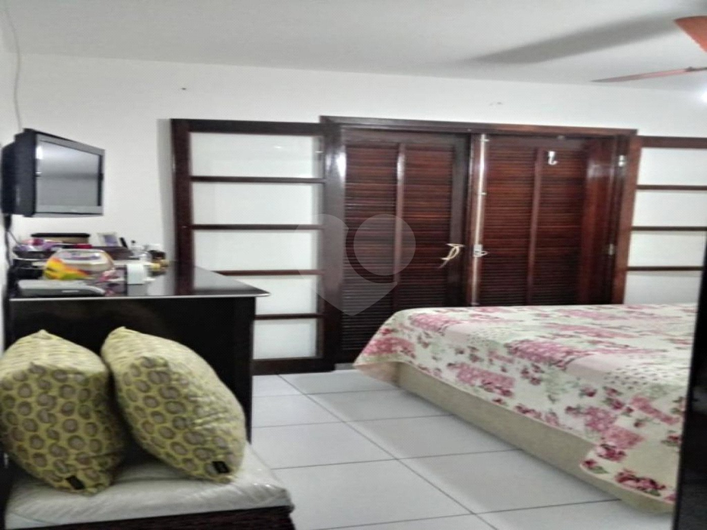 Casa à venda com 3 quartos, sendo 1 suíte, no condomínio Alcides Moreira, São Paulo - SP