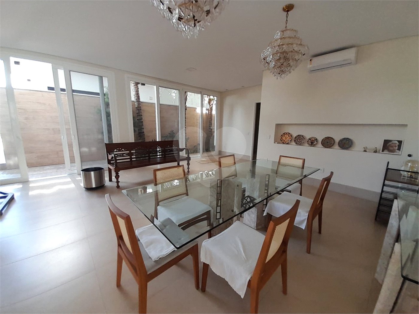 Casa à Venda no Condomínio Damha III – Elegância e Conforto para sua Família