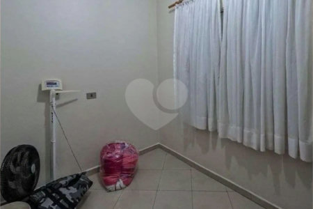 Casa à venda com 3 quartos em Jardim Marisa, São Paulo, SP