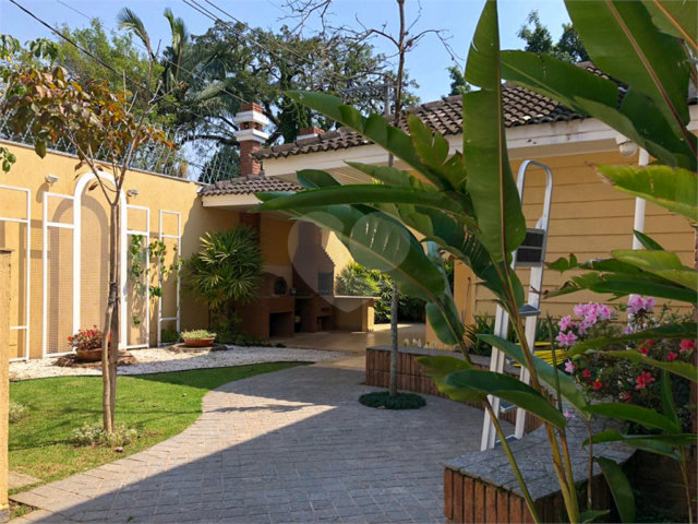 Casa à venda com 4 quartos, sendo 2 suítes,  no condomínio Lake Louise, São Paulo - SP