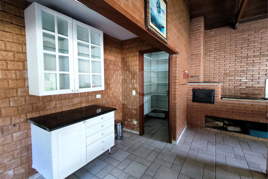 Casa à venda com 3 suítes no condomínio Residencial Jardim Itatinga, São Paulo - SP
